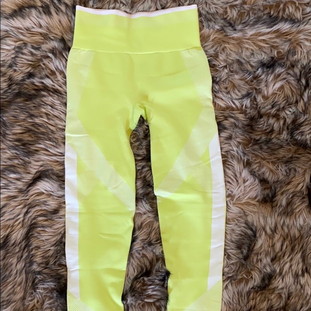 Highlighter seamless pink leggings